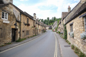 Cotswolds Road Trip: Route + Best Places to Visit!